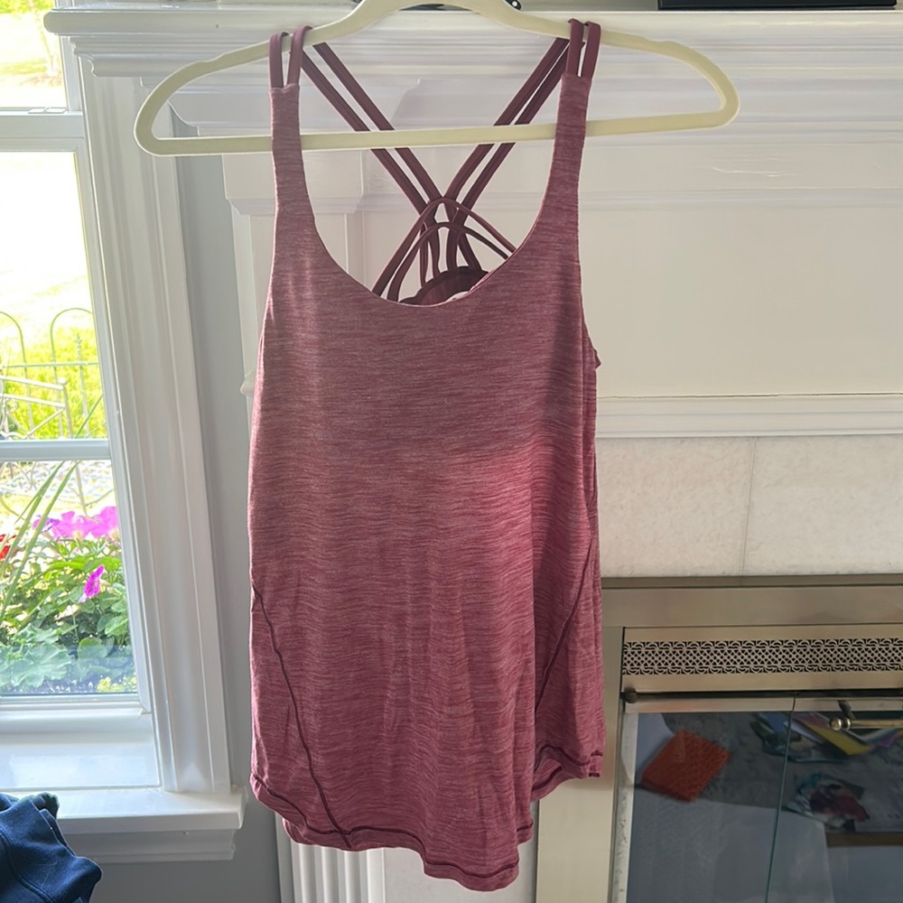 Lululemon tank w/ built in bra